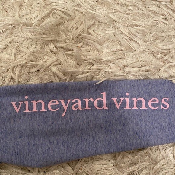 Vineyard Vines sweater - Picture 2 of 3